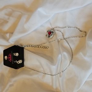 Paparazzi necklace and earrings.